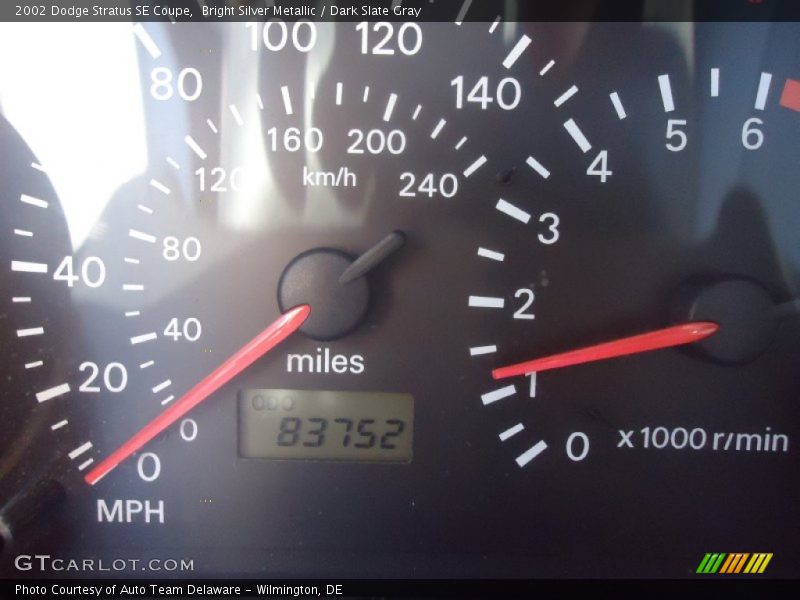 Bright Silver Metallic / Dark Slate Gray 2002 Dodge Stratus SE Coupe