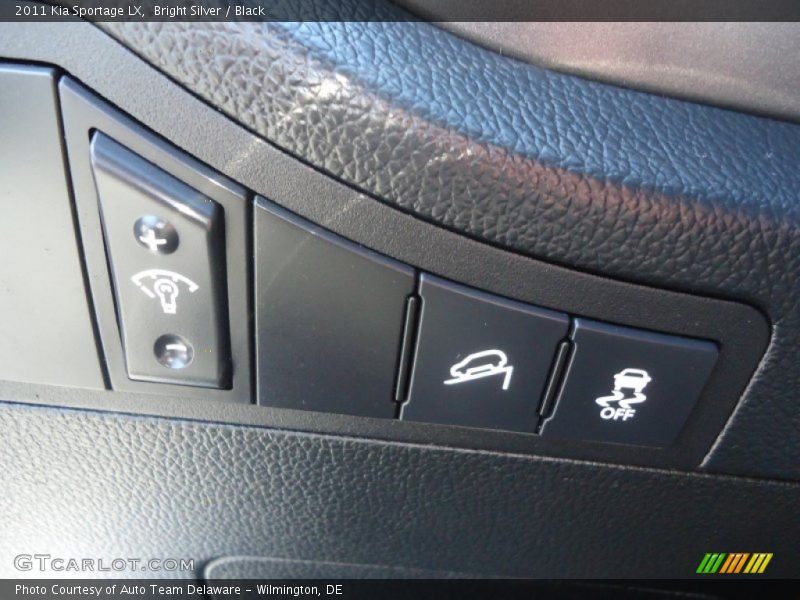 Bright Silver / Black 2011 Kia Sportage LX