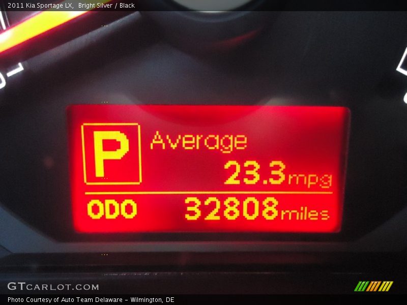 Bright Silver / Black 2011 Kia Sportage LX