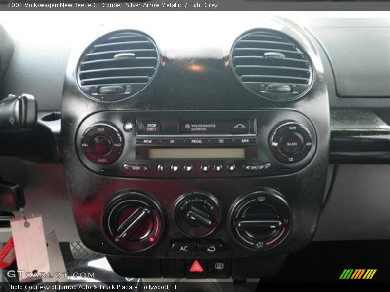 Silver Arrow Metallic / Light Grey 2001 Volkswagen New Beetle GL Coupe