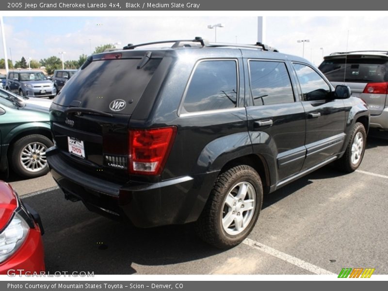 Black / Medium Slate Gray 2005 Jeep Grand Cherokee Laredo 4x4