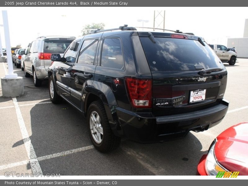 Black / Medium Slate Gray 2005 Jeep Grand Cherokee Laredo 4x4