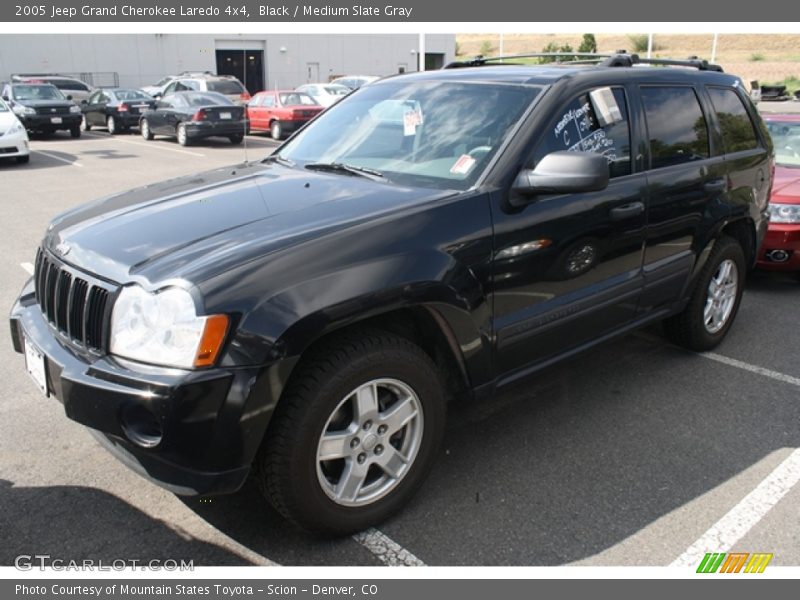 Black / Medium Slate Gray 2005 Jeep Grand Cherokee Laredo 4x4