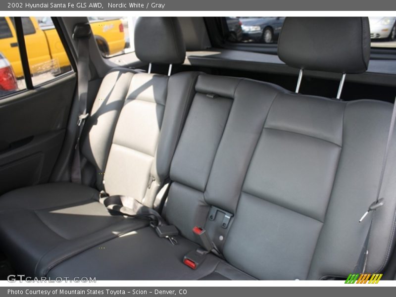 Nordic White / Gray 2002 Hyundai Santa Fe GLS AWD