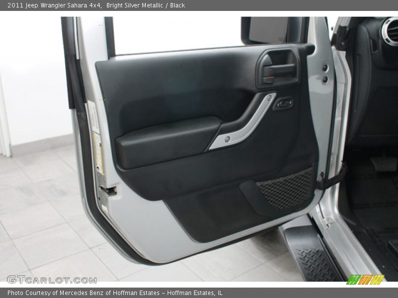 Bright Silver Metallic / Black 2011 Jeep Wrangler Sahara 4x4