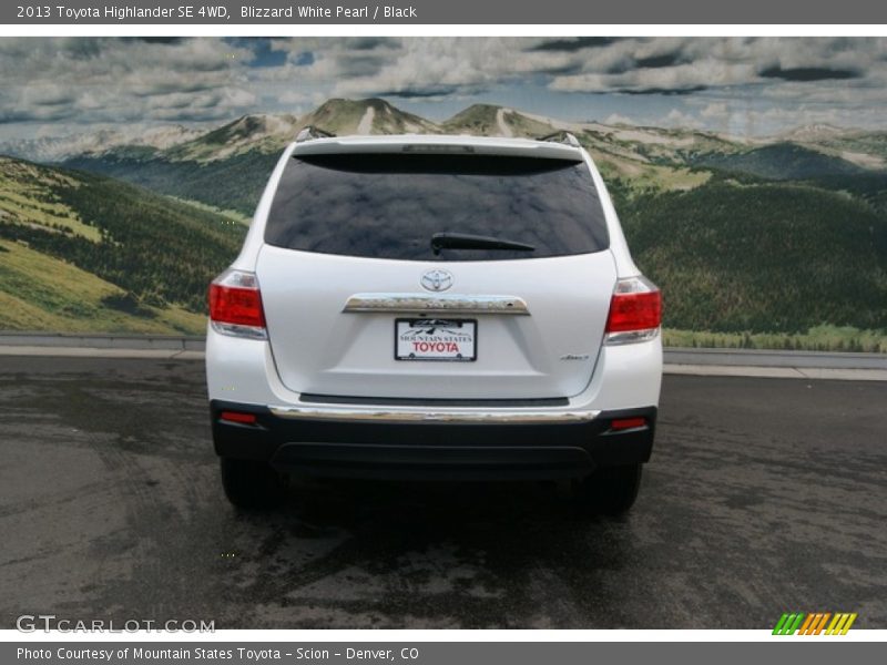 Blizzard White Pearl / Black 2013 Toyota Highlander SE 4WD