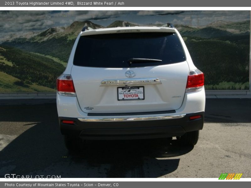 Blizzard White Pearl / Ash 2013 Toyota Highlander Limited 4WD
