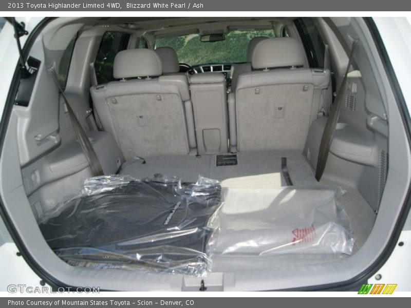 Blizzard White Pearl / Ash 2013 Toyota Highlander Limited 4WD