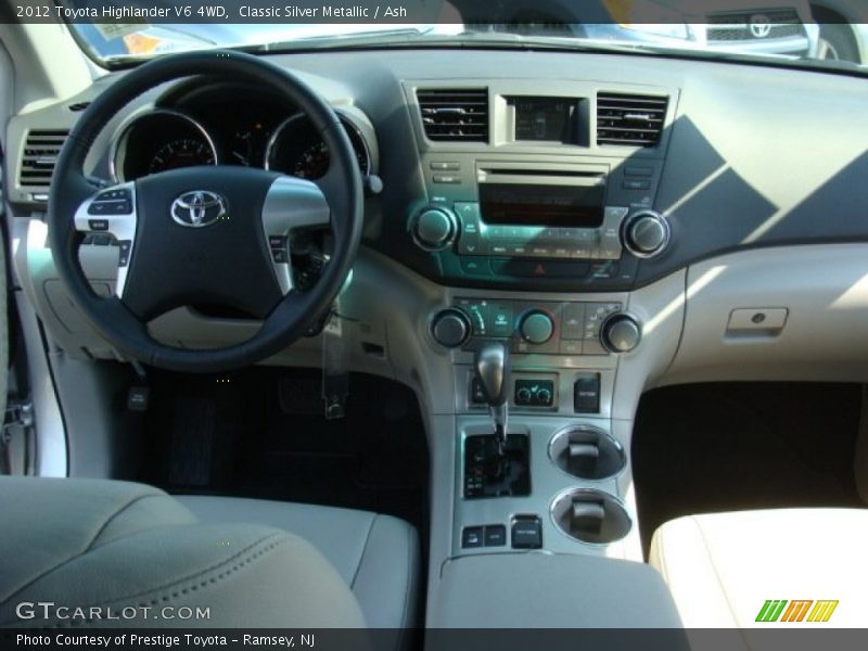 Classic Silver Metallic / Ash 2012 Toyota Highlander V6 4WD