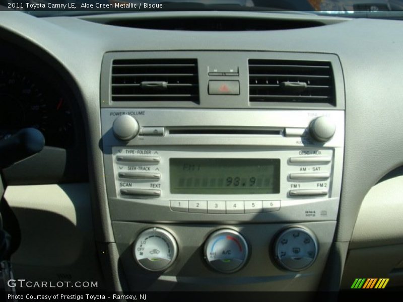 Aloe Green Metallic / Bisque 2011 Toyota Camry LE