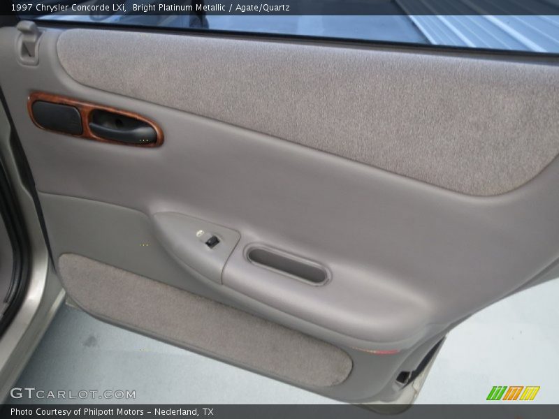 Bright Platinum Metallic / Agate/Quartz 1997 Chrysler Concorde LXi