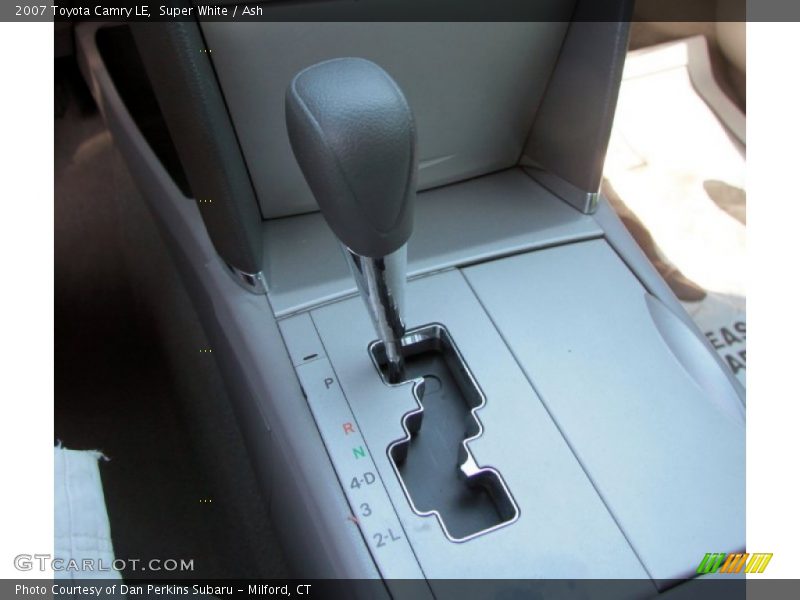 Super White / Ash 2007 Toyota Camry LE