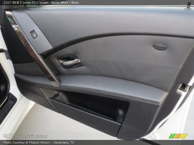 Alpine White / Black 2007 BMW 5 Series 550i Sedan