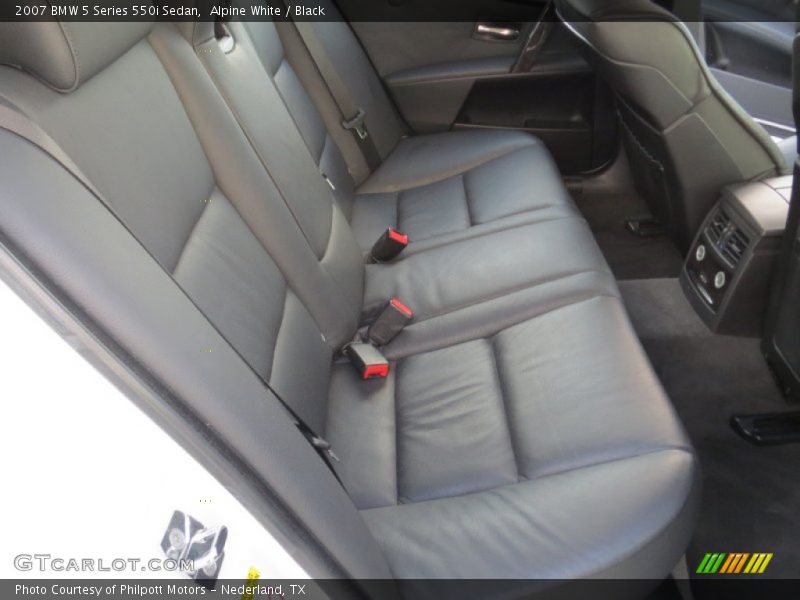 Alpine White / Black 2007 BMW 5 Series 550i Sedan