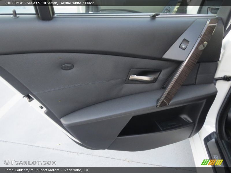 Alpine White / Black 2007 BMW 5 Series 550i Sedan