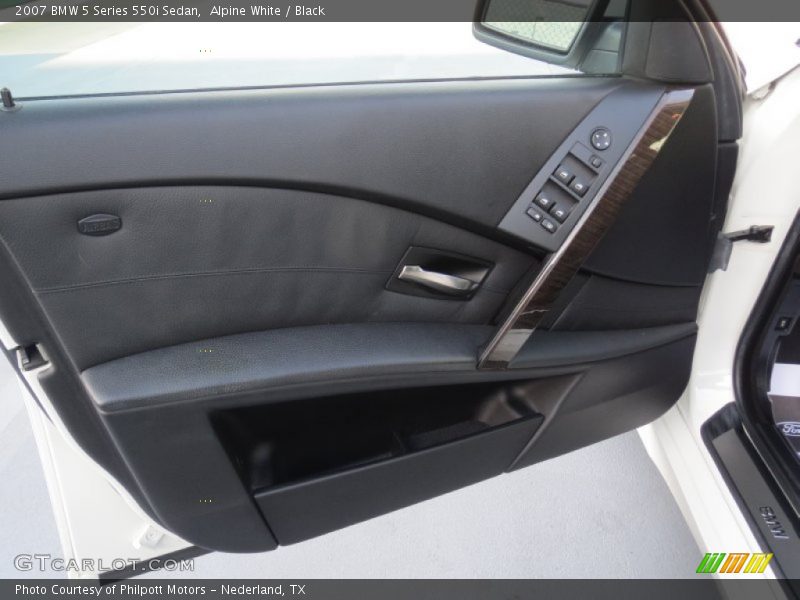 Alpine White / Black 2007 BMW 5 Series 550i Sedan