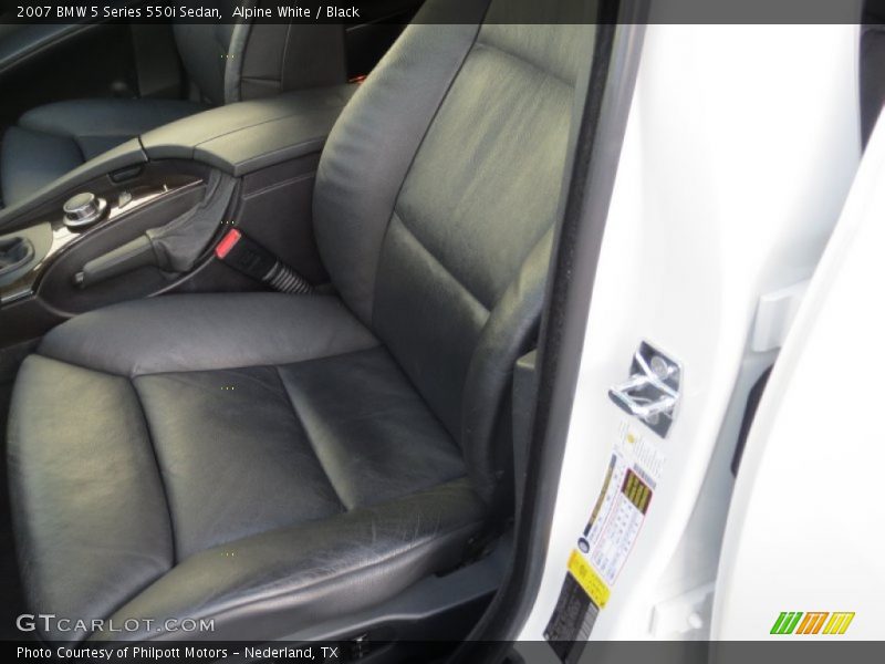 Alpine White / Black 2007 BMW 5 Series 550i Sedan