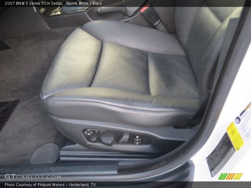 Alpine White / Black 2007 BMW 5 Series 550i Sedan