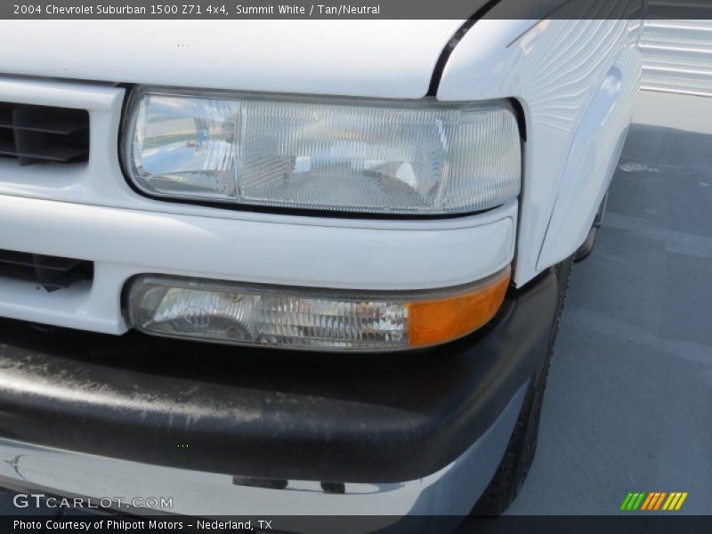 Summit White / Tan/Neutral 2004 Chevrolet Suburban 1500 Z71 4x4