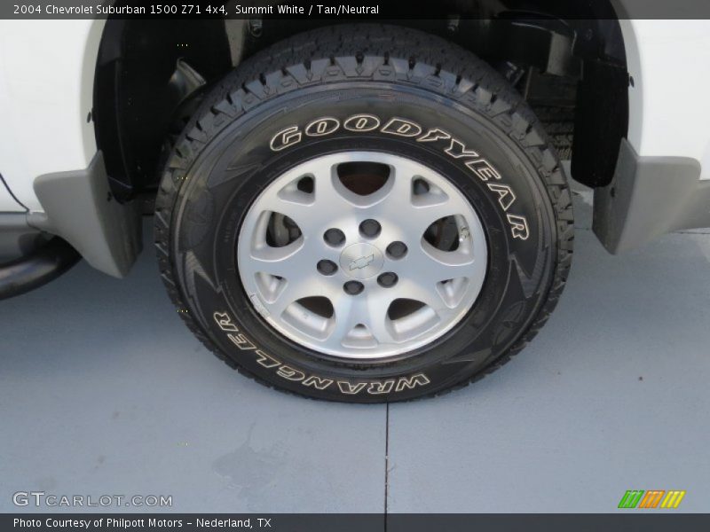 Summit White / Tan/Neutral 2004 Chevrolet Suburban 1500 Z71 4x4