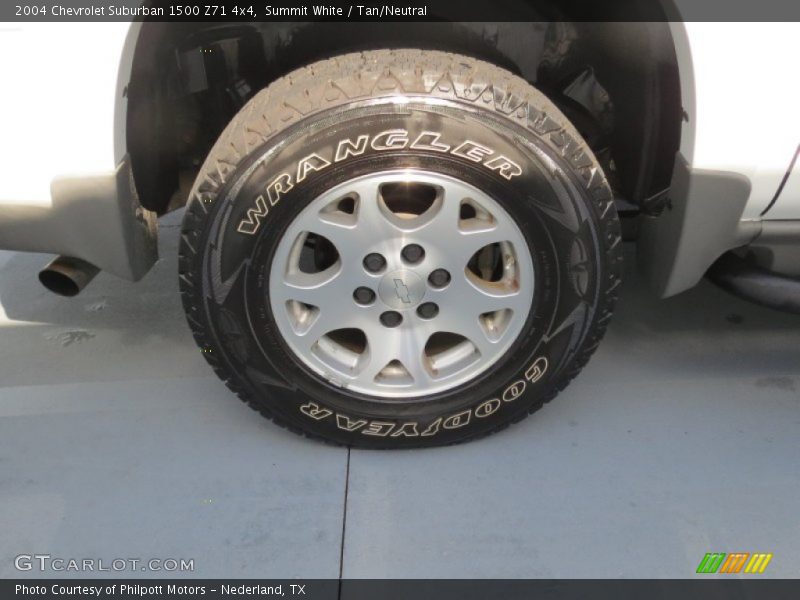 Summit White / Tan/Neutral 2004 Chevrolet Suburban 1500 Z71 4x4