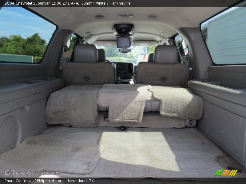 Summit White / Tan/Neutral 2004 Chevrolet Suburban 1500 Z71 4x4