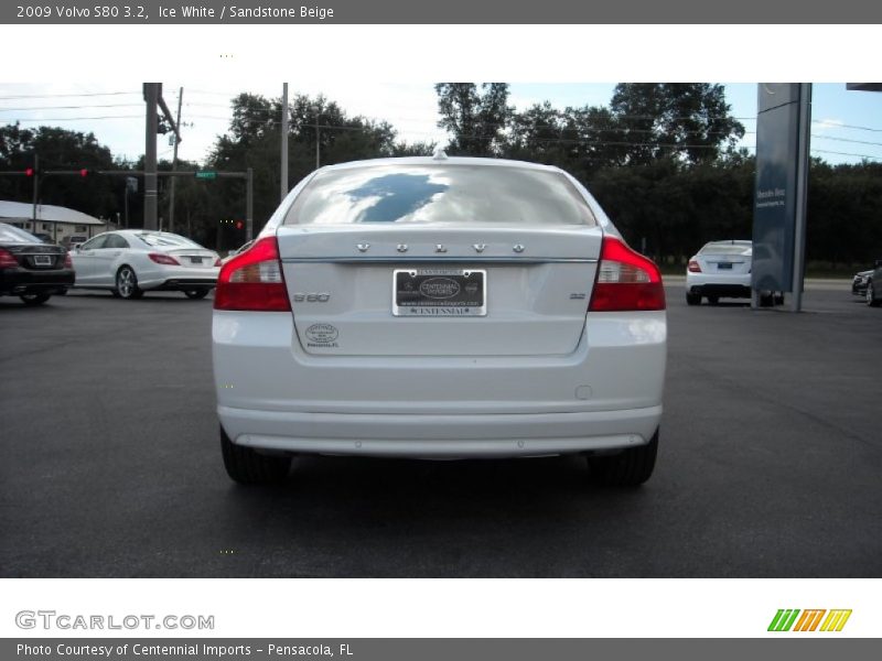 Ice White / Sandstone Beige 2009 Volvo S80 3.2