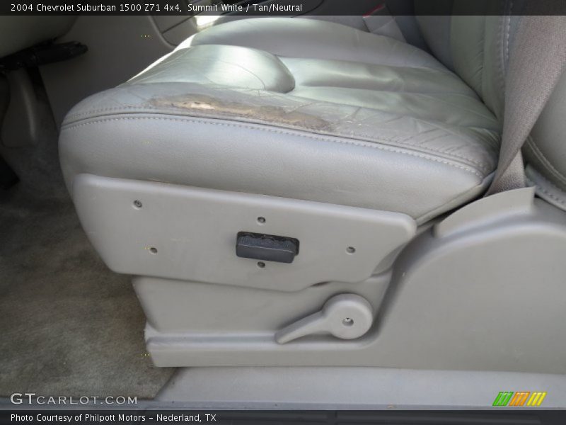 Summit White / Tan/Neutral 2004 Chevrolet Suburban 1500 Z71 4x4