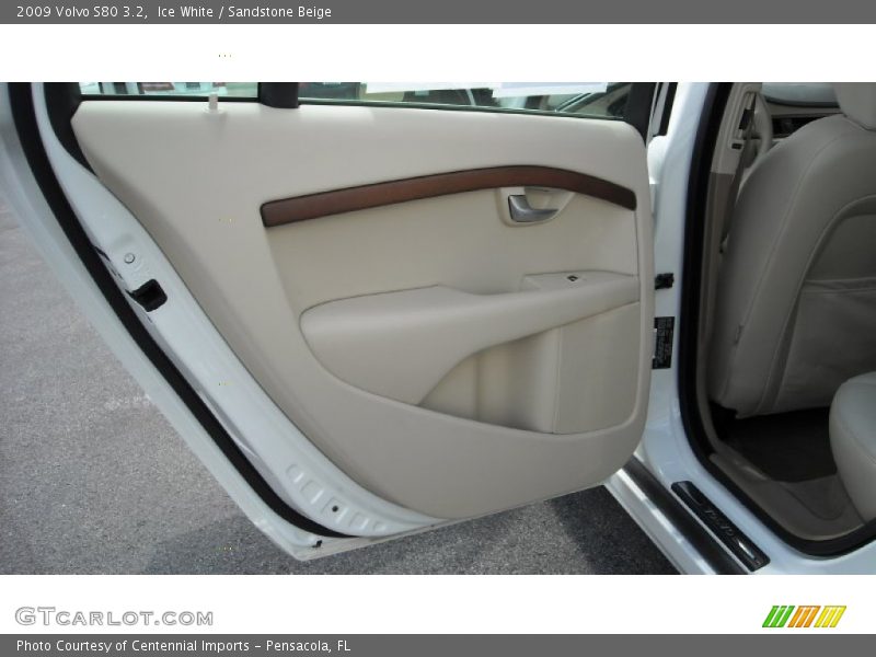Ice White / Sandstone Beige 2009 Volvo S80 3.2