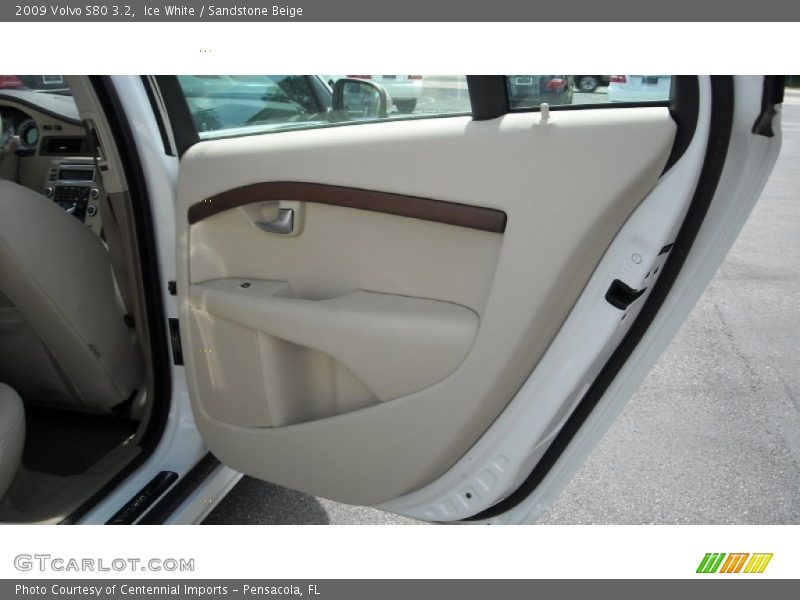 Ice White / Sandstone Beige 2009 Volvo S80 3.2