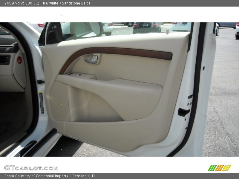 Ice White / Sandstone Beige 2009 Volvo S80 3.2