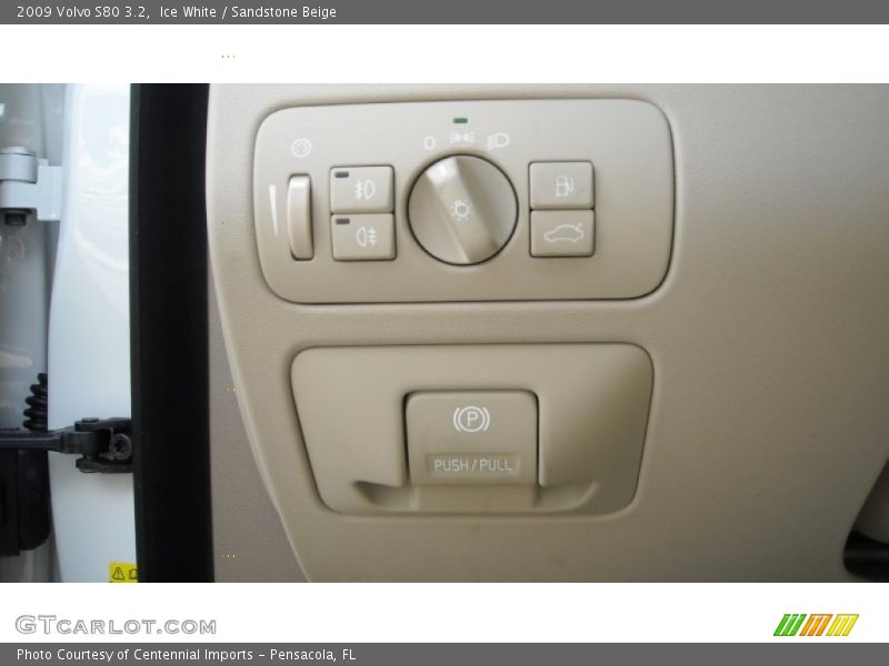 Ice White / Sandstone Beige 2009 Volvo S80 3.2