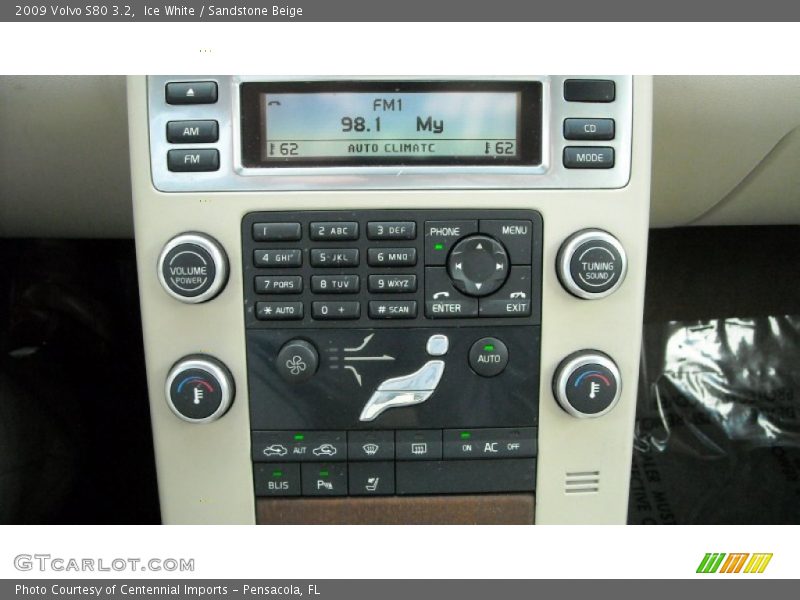 Ice White / Sandstone Beige 2009 Volvo S80 3.2