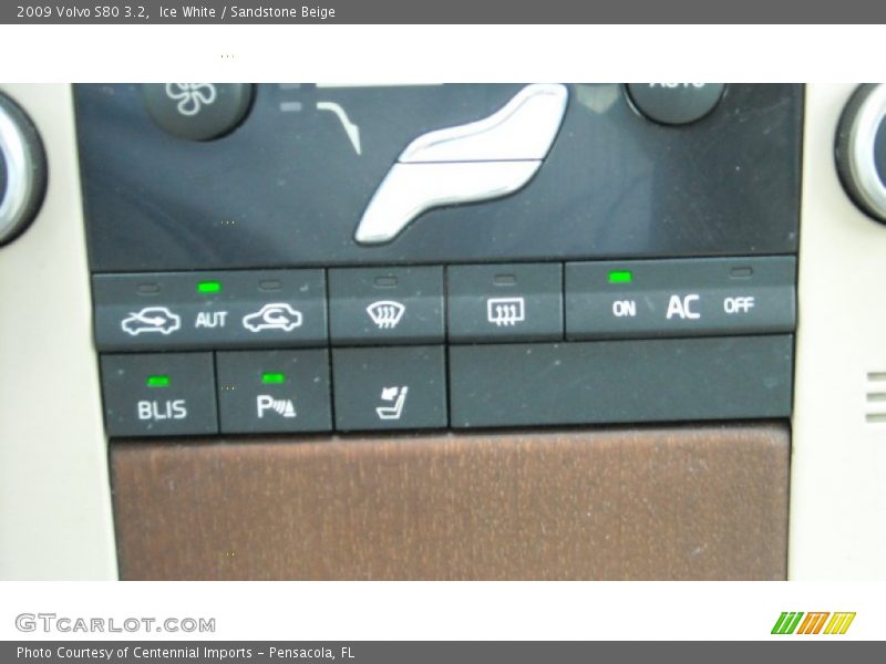Ice White / Sandstone Beige 2009 Volvo S80 3.2