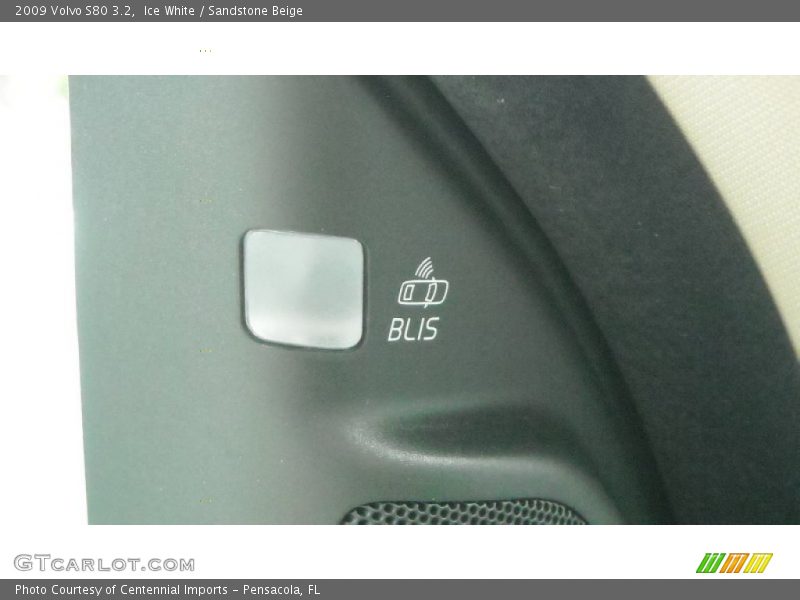 Ice White / Sandstone Beige 2009 Volvo S80 3.2