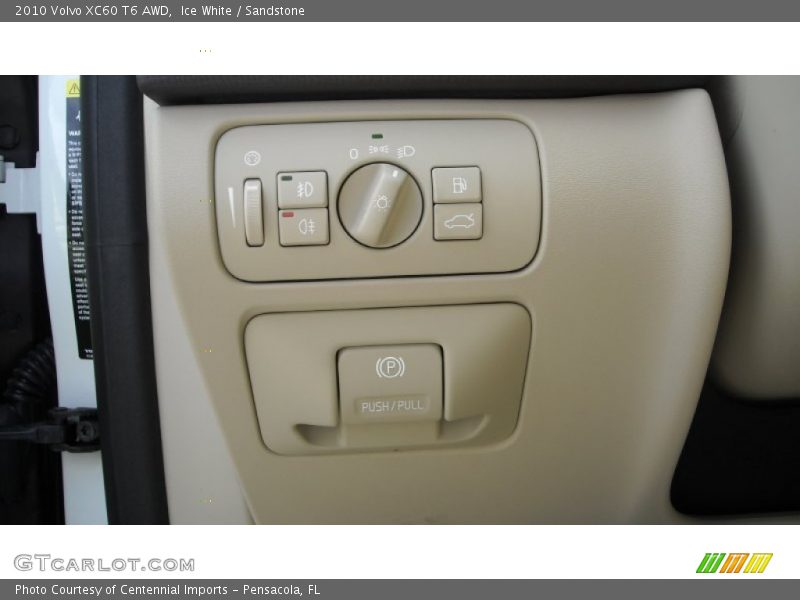 Ice White / Sandstone 2010 Volvo XC60 T6 AWD