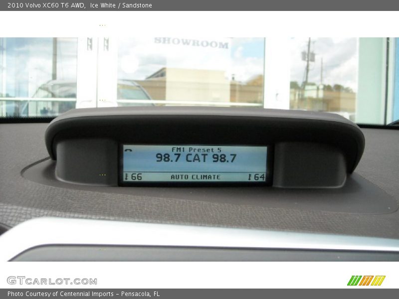 Ice White / Sandstone 2010 Volvo XC60 T6 AWD