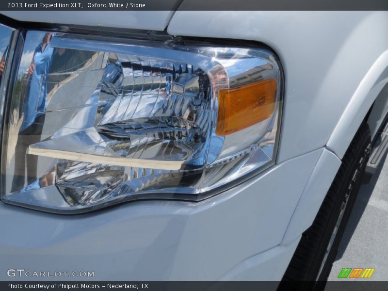 Oxford White / Stone 2013 Ford Expedition XLT