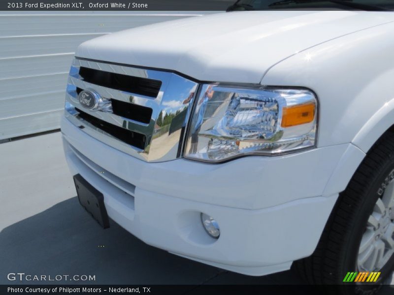 Oxford White / Stone 2013 Ford Expedition XLT