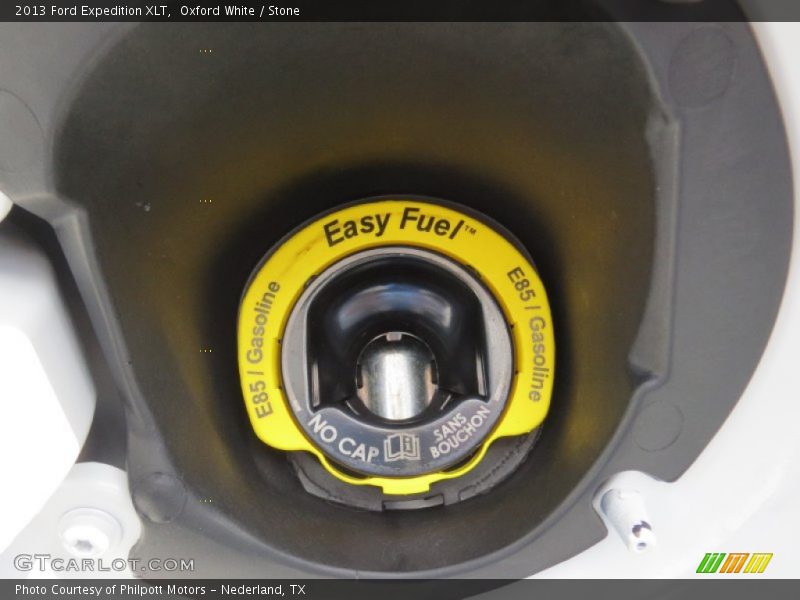 Oxford White / Stone 2013 Ford Expedition XLT