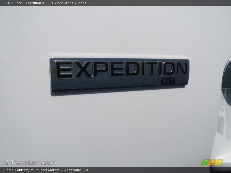 Oxford White / Stone 2013 Ford Expedition XLT
