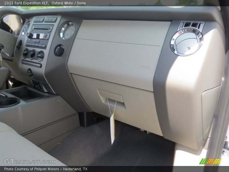 Oxford White / Stone 2013 Ford Expedition XLT
