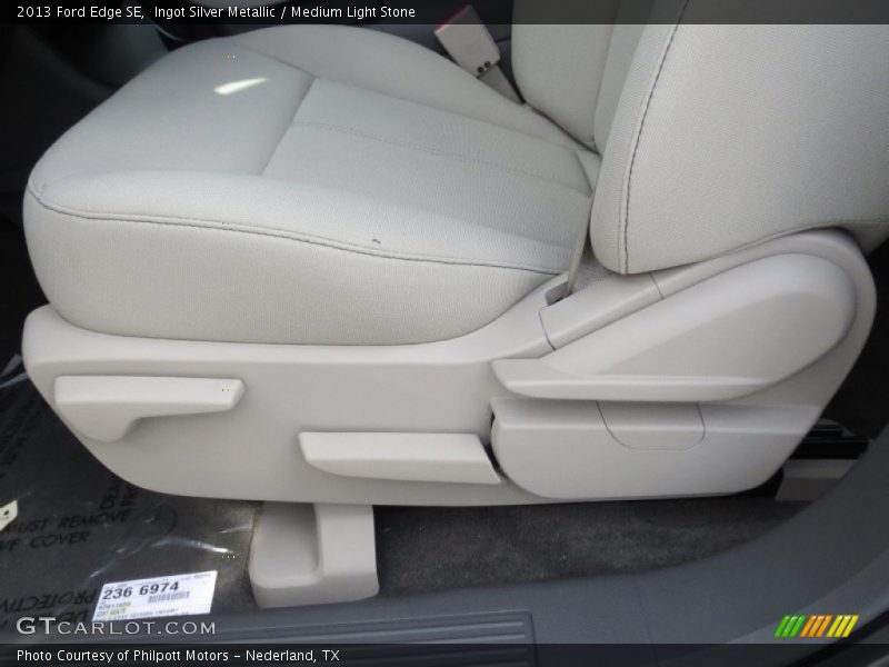 Ingot Silver Metallic / Medium Light Stone 2013 Ford Edge SE