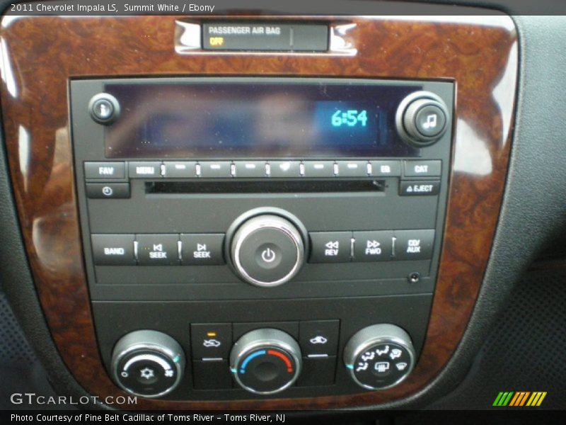 Summit White / Ebony 2011 Chevrolet Impala LS