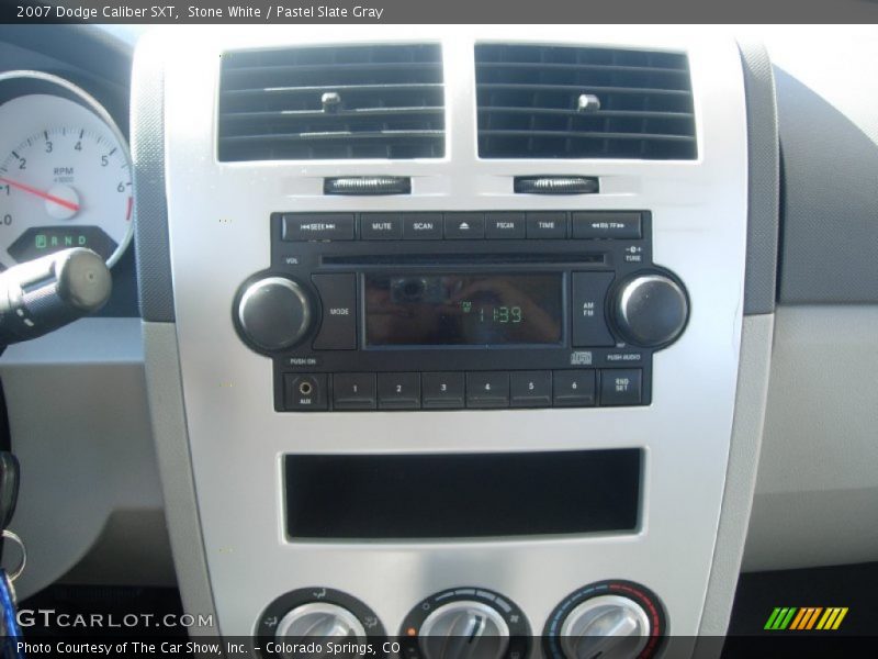 Controls of 2007 Caliber SXT