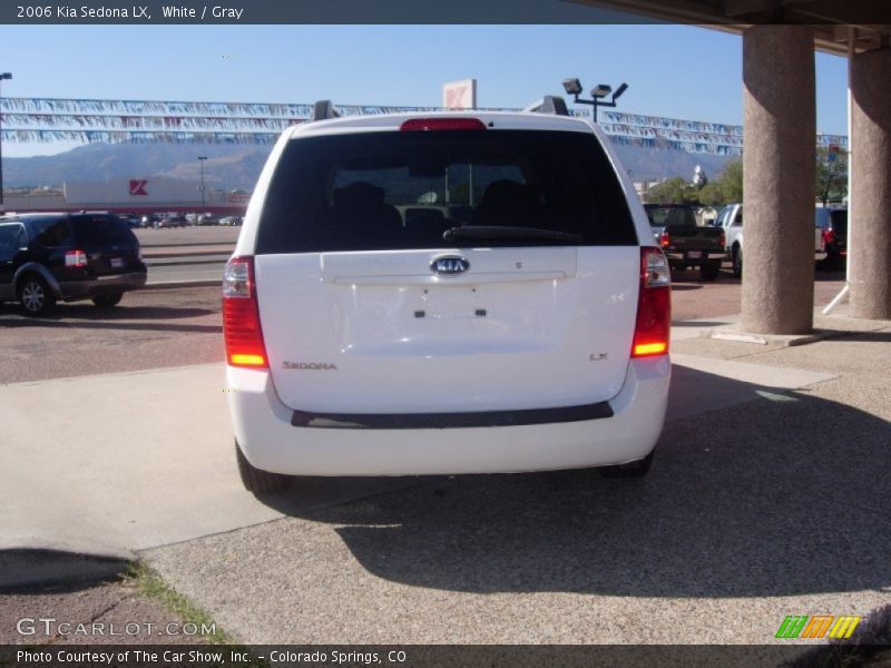 White / Gray 2006 Kia Sedona LX
