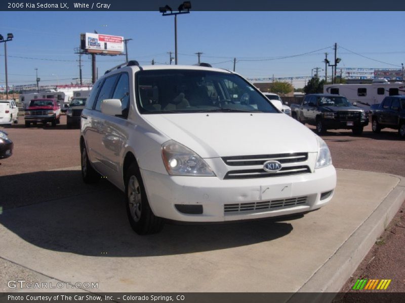 White / Gray 2006 Kia Sedona LX