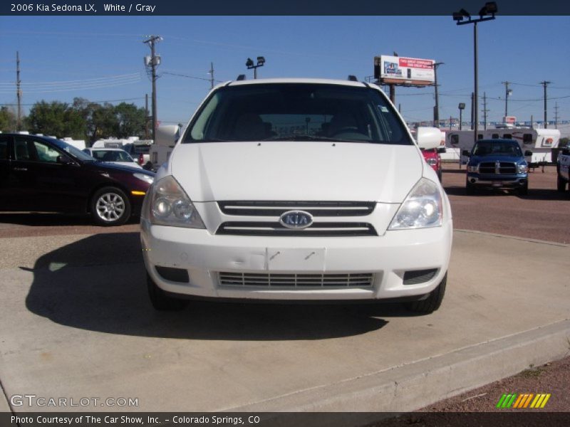 White / Gray 2006 Kia Sedona LX
