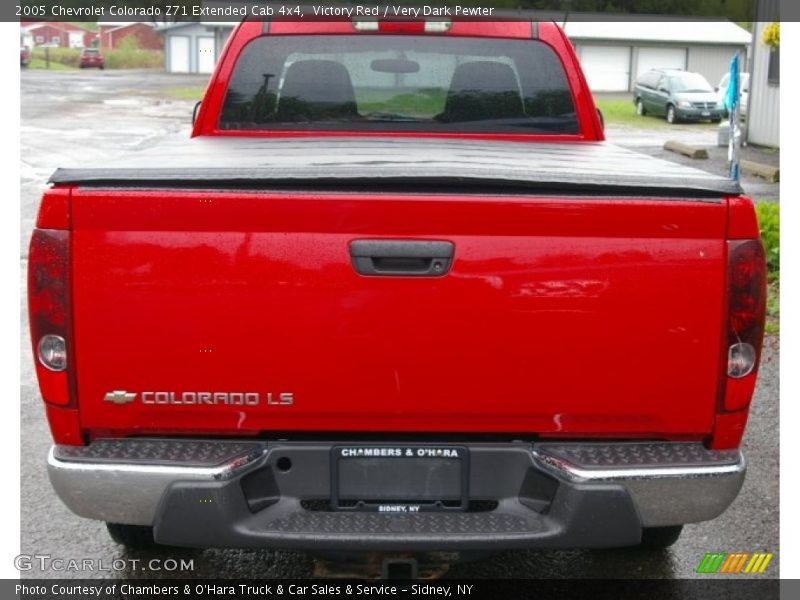 Victory Red / Very Dark Pewter 2005 Chevrolet Colorado Z71 Extended Cab 4x4
