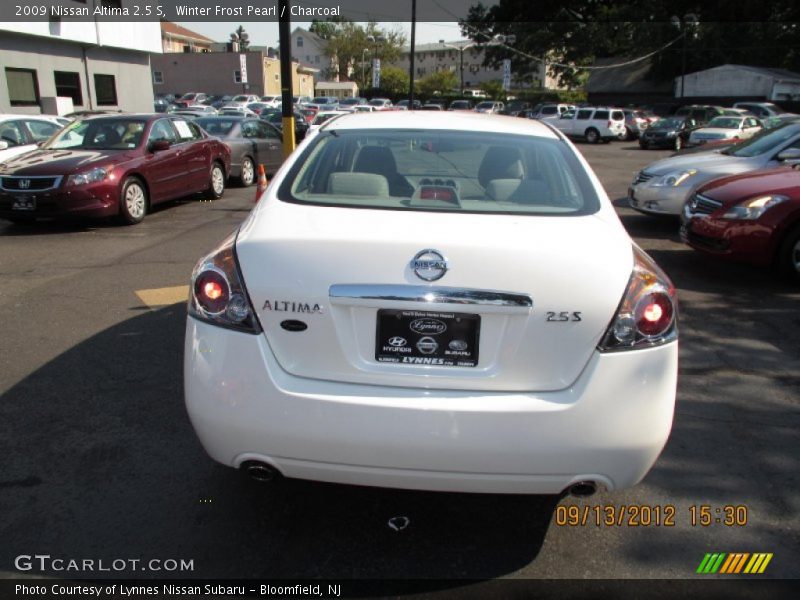 Winter Frost Pearl / Charcoal 2009 Nissan Altima 2.5 S